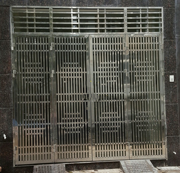 cửa cổng inox